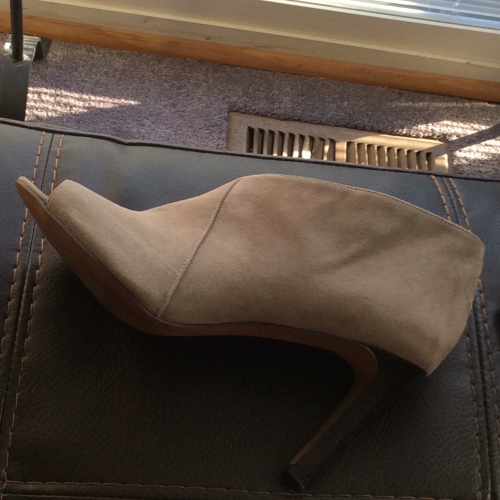 Shoes - Picture 2 of 3